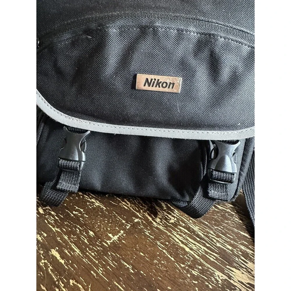NIKON - CAMERA / CAMCORDER BAG - BLACK - NICE‎
